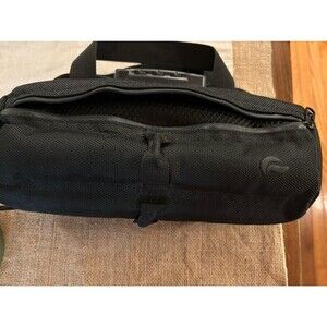 Skunk bag 10inch black padded duffle